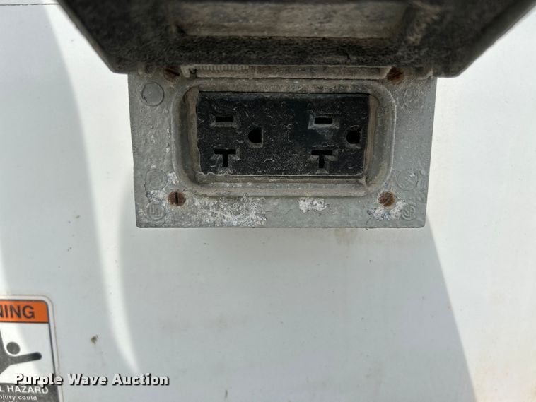 image for item OK9656 2013 Ford F550 Super Duty  bucket truck