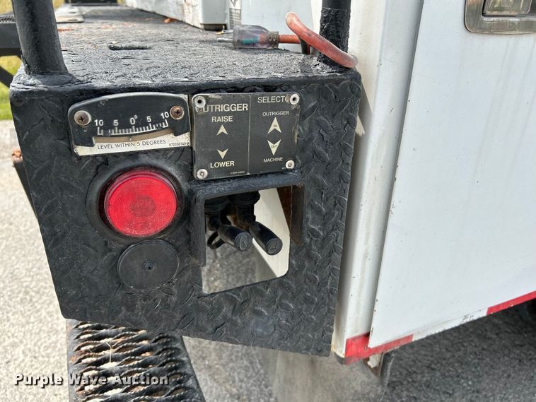 image for item OK9656 2013 Ford F550 Super Duty  bucket truck