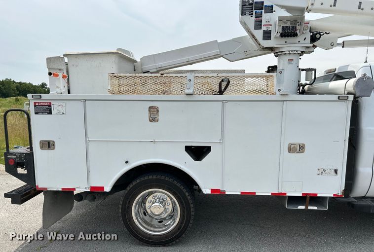 image for item OK9656 2013 Ford F550 Super Duty  bucket truck