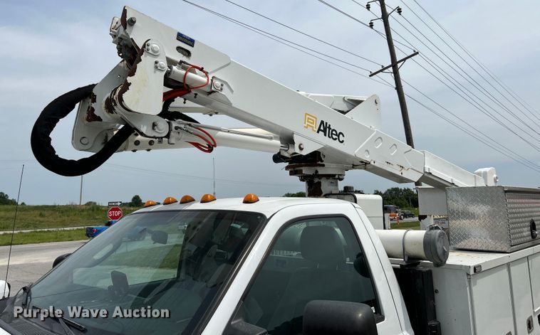 image for item OK9656 2013 Ford F550 Super Duty  bucket truck