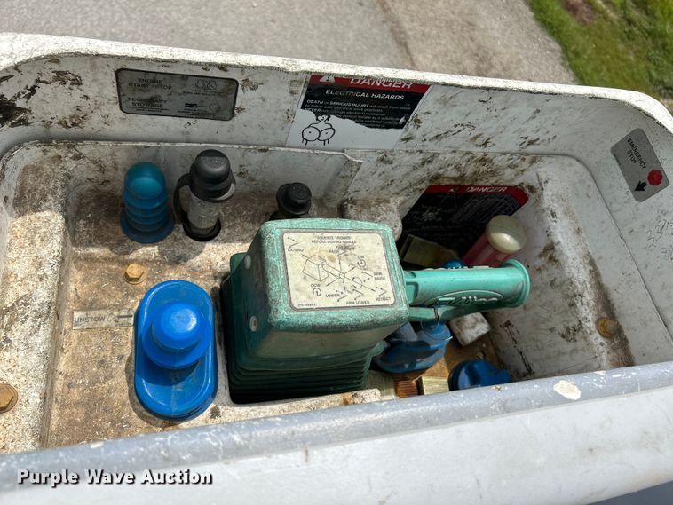 image for item OK9656 2013 Ford F550 Super Duty  bucket truck