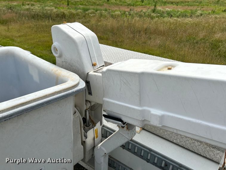 image for item OK9656 2013 Ford F550 Super Duty  bucket truck