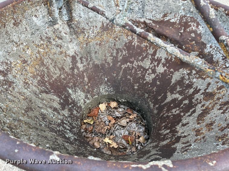 image for item OK9679 Concrete bucket