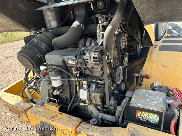 image for item OK9699 2009 John Deere 304J  wheel loader