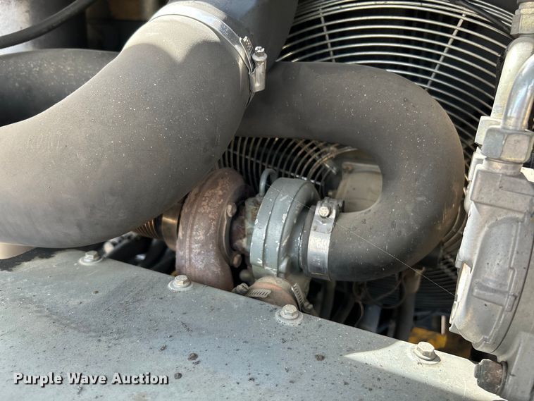 image for item OK9699 2009 John Deere 304J  wheel loader