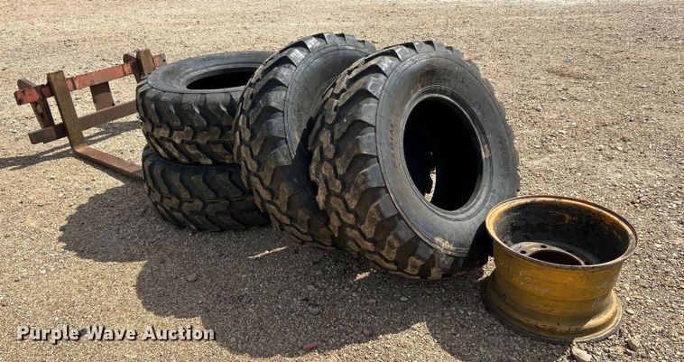 image for item OK9699 2009 John Deere 304J  wheel loader