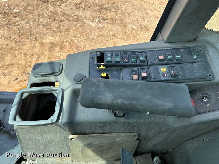 image for item OK9700 2010 John Deere 304J  wheel loader