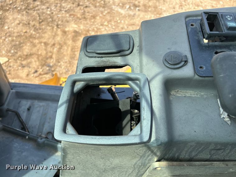 image for item OK9700 2010 John Deere 304J  wheel loader