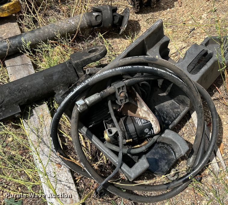 image for item OK9700 2010 John Deere 304J  wheel loader