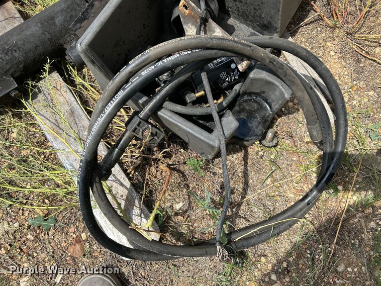 image for item OK9700 2010 John Deere 304J  wheel loader