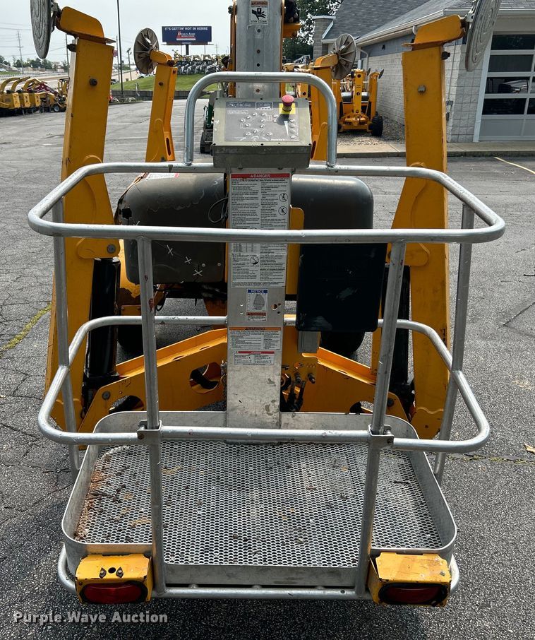 image for item OK9718 2014 Haulotte 5533A  boom lift
