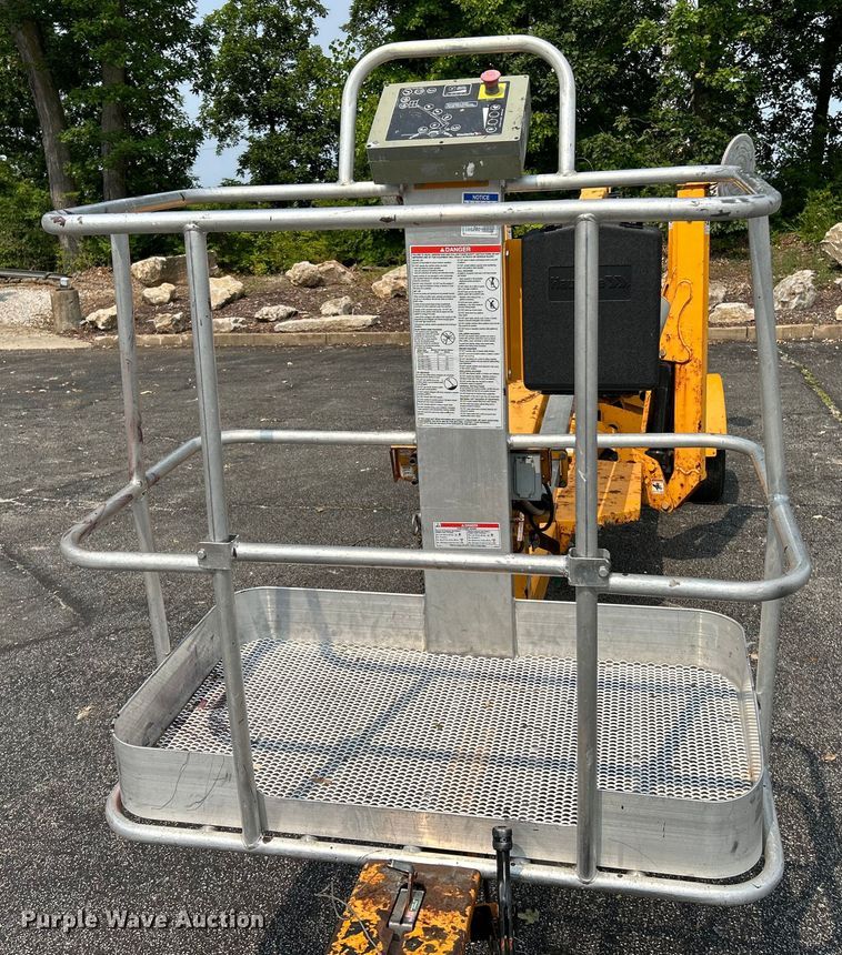 image for item OK9719 2012 Haulotte 3632T  boom lift