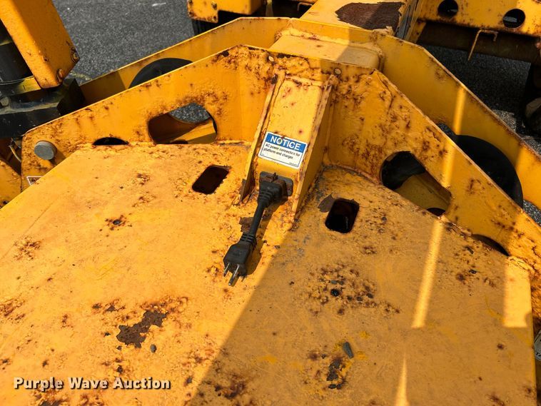 image for item OK9719 2012 Haulotte 3632T  boom lift