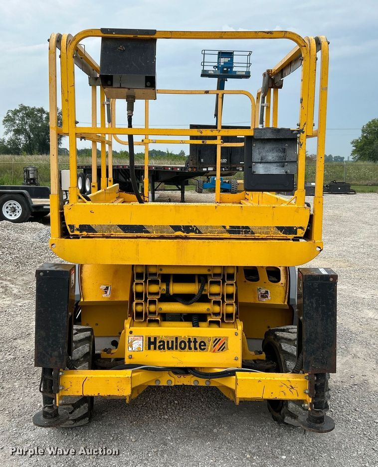 image for item OK9724 2005 Haulotte Compact 2668RT  scissor lift