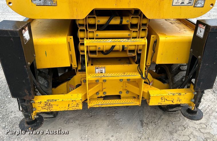 image for item OK9724 2005 Haulotte Compact 2668RT  scissor lift