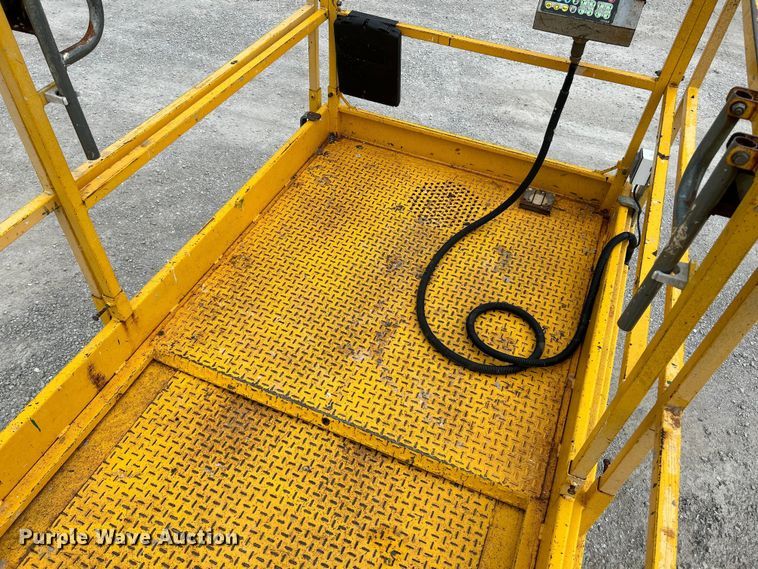 image for item OK9724 2005 Haulotte Compact 2668RT  scissor lift