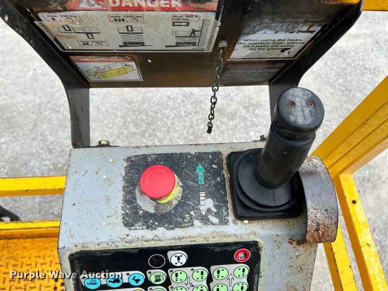 image for item OK9724 2005 Haulotte Compact 2668RT  scissor lift