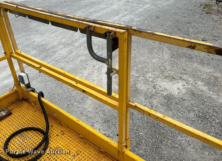 image for item OK9724 2005 Haulotte Compact 2668RT  scissor lift