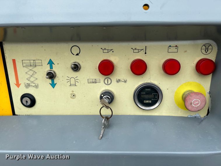 image for item OK9724 2005 Haulotte Compact 2668RT  scissor lift