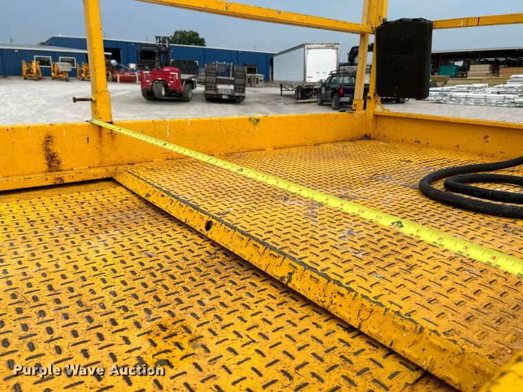 image for item OK9724 2005 Haulotte Compact 2668RT  scissor lift