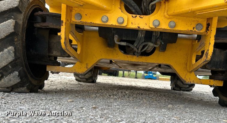 image for item OK9724 2005 Haulotte Compact 2668RT  scissor lift