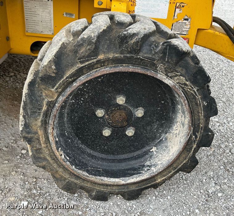 image for item OK9724 2005 Haulotte Compact 2668RT  scissor lift