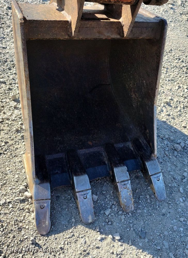 image for item DA7218 2004 Ditch Witch MX352  mini excavator