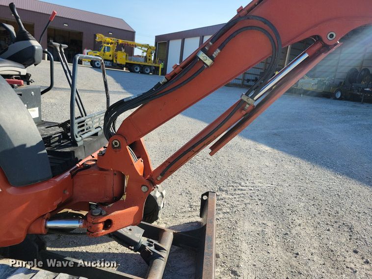 image for item DA7218 2004 Ditch Witch MX352  mini excavator
