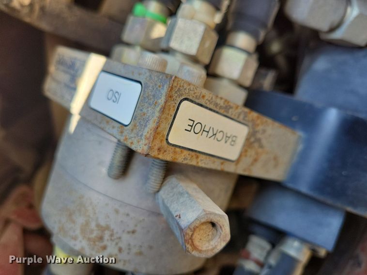 image for item DA7218 2004 Ditch Witch MX352  mini excavator