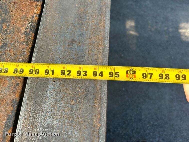 image for item DI7914 2000 International 4700  flatbed truck