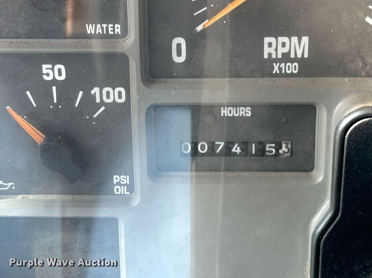 image for item DI7914 2000 International 4700  flatbed truck