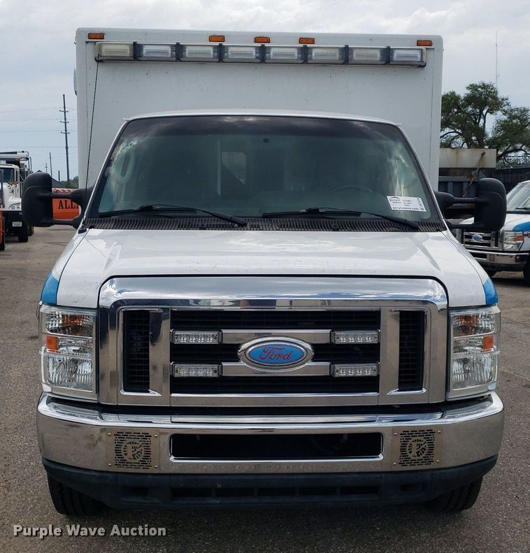 image for item DK7416 2016 Ford E450  ambulance