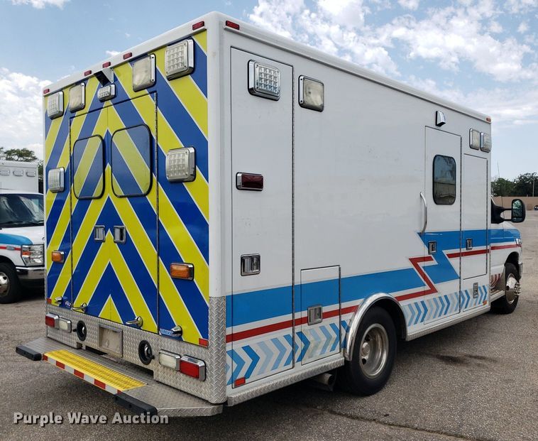 image for item DK7416 2016 Ford E450  ambulance
