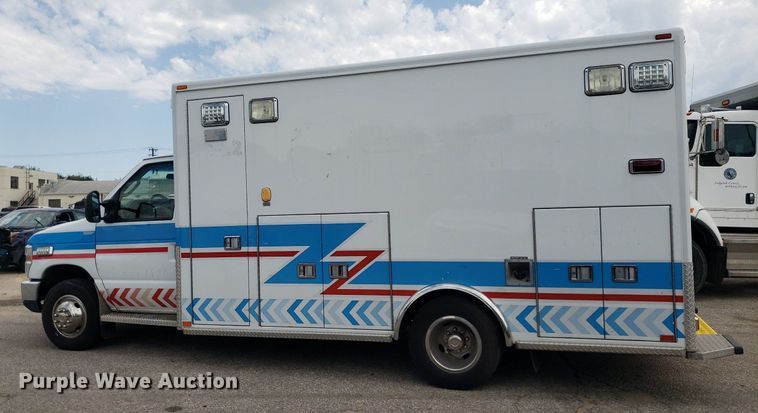 image for item DK7416 2016 Ford E450  ambulance
