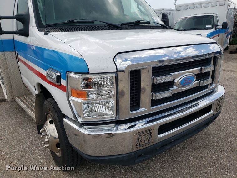 image for item DK7416 2016 Ford E450  ambulance