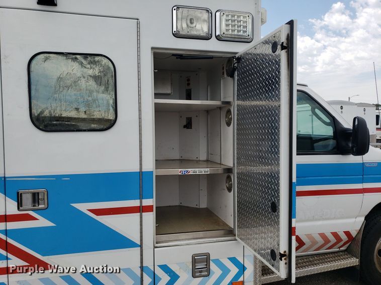 image for item DK7416 2016 Ford E450  ambulance