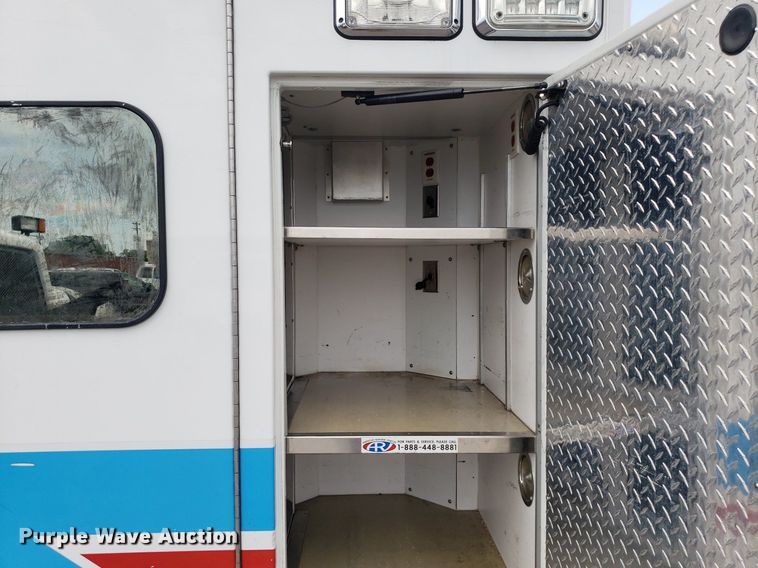 image for item DK7416 2016 Ford E450  ambulance