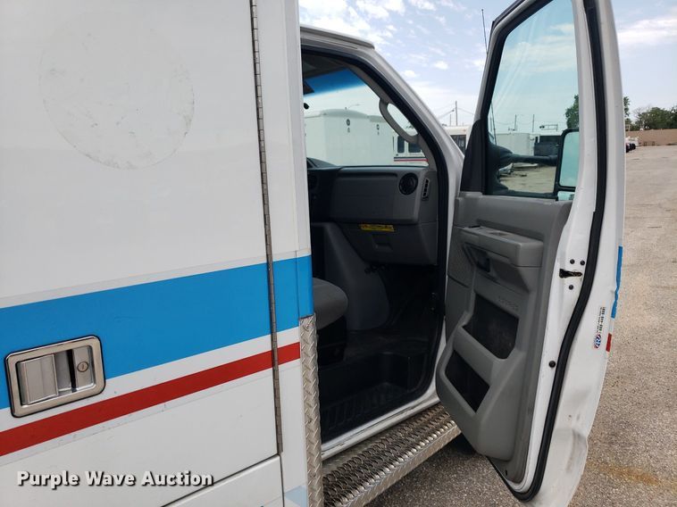 image for item DK7416 2016 Ford E450  ambulance