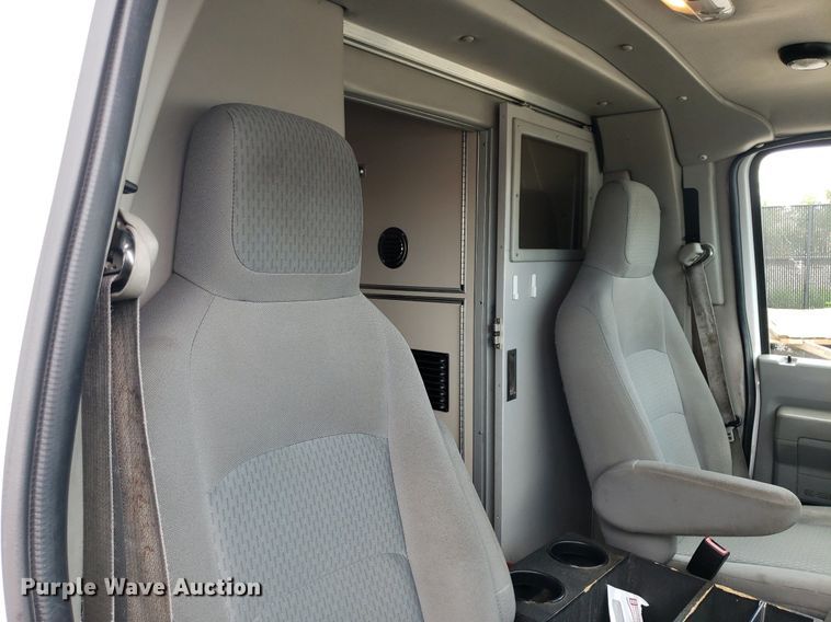 image for item DK7416 2016 Ford E450  ambulance