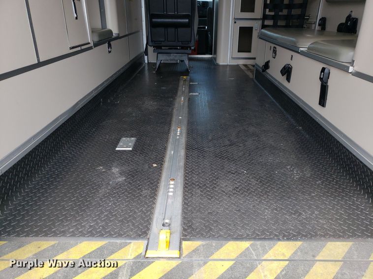 image for item DK7416 2016 Ford E450  ambulance