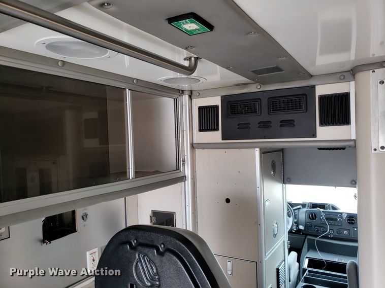 image for item DK7416 2016 Ford E450  ambulance