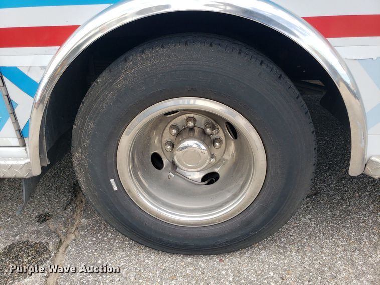 image for item DK7416 2016 Ford E450  ambulance