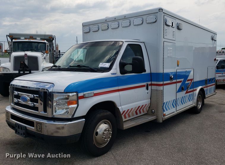 image for item DK7417 2016 Ford E450  ambulance