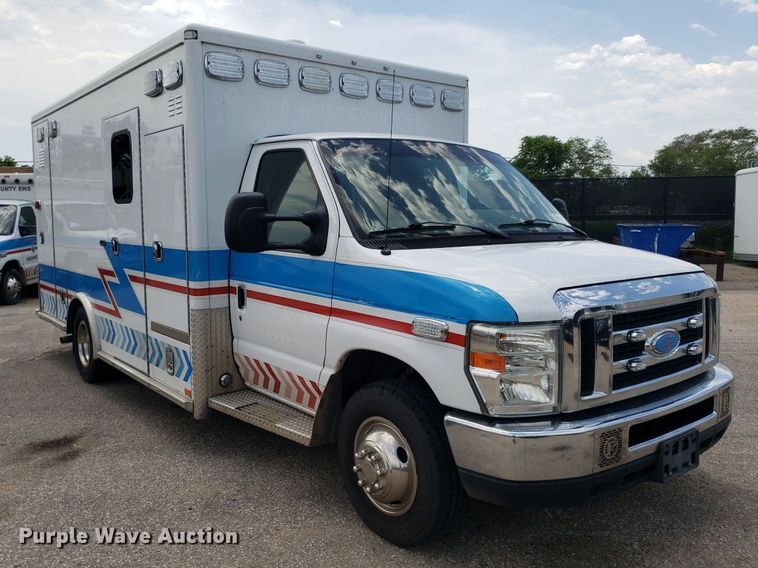 image for item DK7417 2016 Ford E450  ambulance
