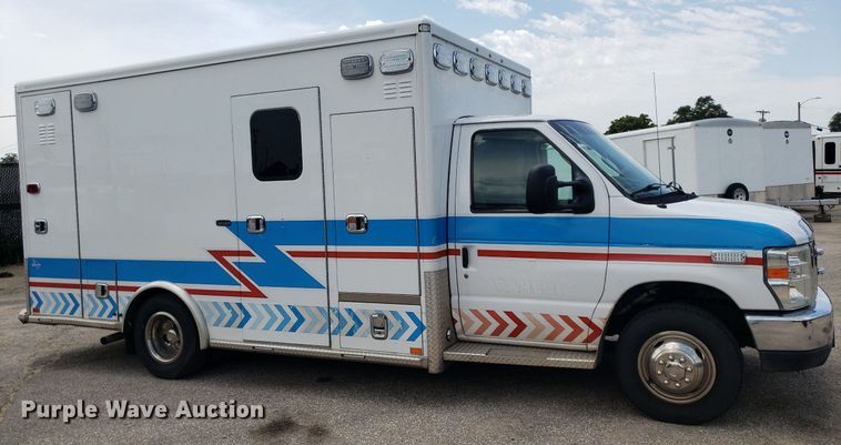 image for item DK7417 2016 Ford E450  ambulance
