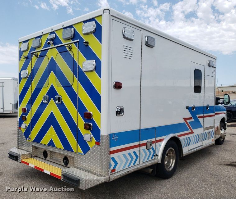 image for item DK7417 2016 Ford E450  ambulance