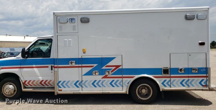 image for item DK7417 2016 Ford E450  ambulance