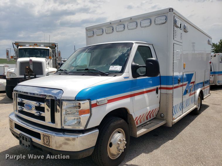 image for item DK7417 2016 Ford E450  ambulance