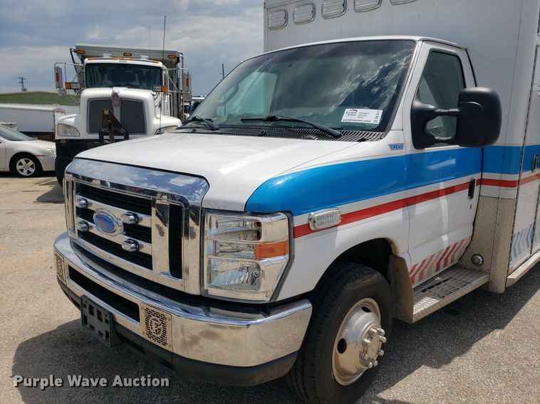 image for item DK7417 2016 Ford E450  ambulance