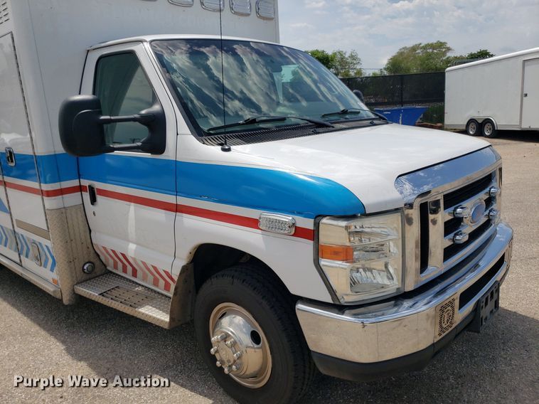image for item DK7417 2016 Ford E450  ambulance